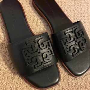 New in Box Ines slide black size 8.